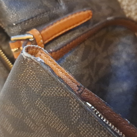 Michael Kors Jet Set Tote With Matching Wallet - Picture 15 of 17